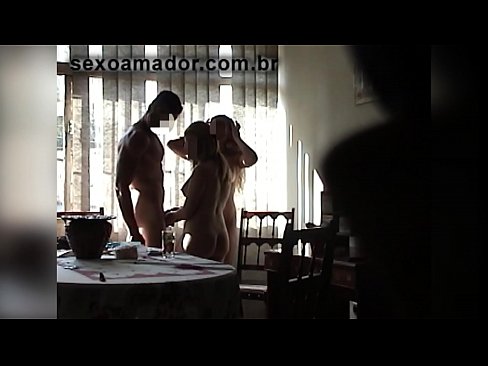 ❤️ Inimbitahan ng mga sex friends ang isang higanteng lalaki at isang threesome kasama niya ❤️ Sex sa tl.courseclass.ru