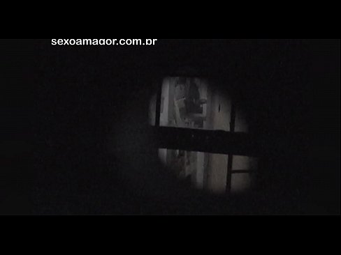 ❤️ Si Blondie ay lihim na nakunan ng video ng isang voyeur ng kapitbahayan na nakatago sa likod ng mga guwang na brick ❤️ Sex sa tl.courseclass.ru